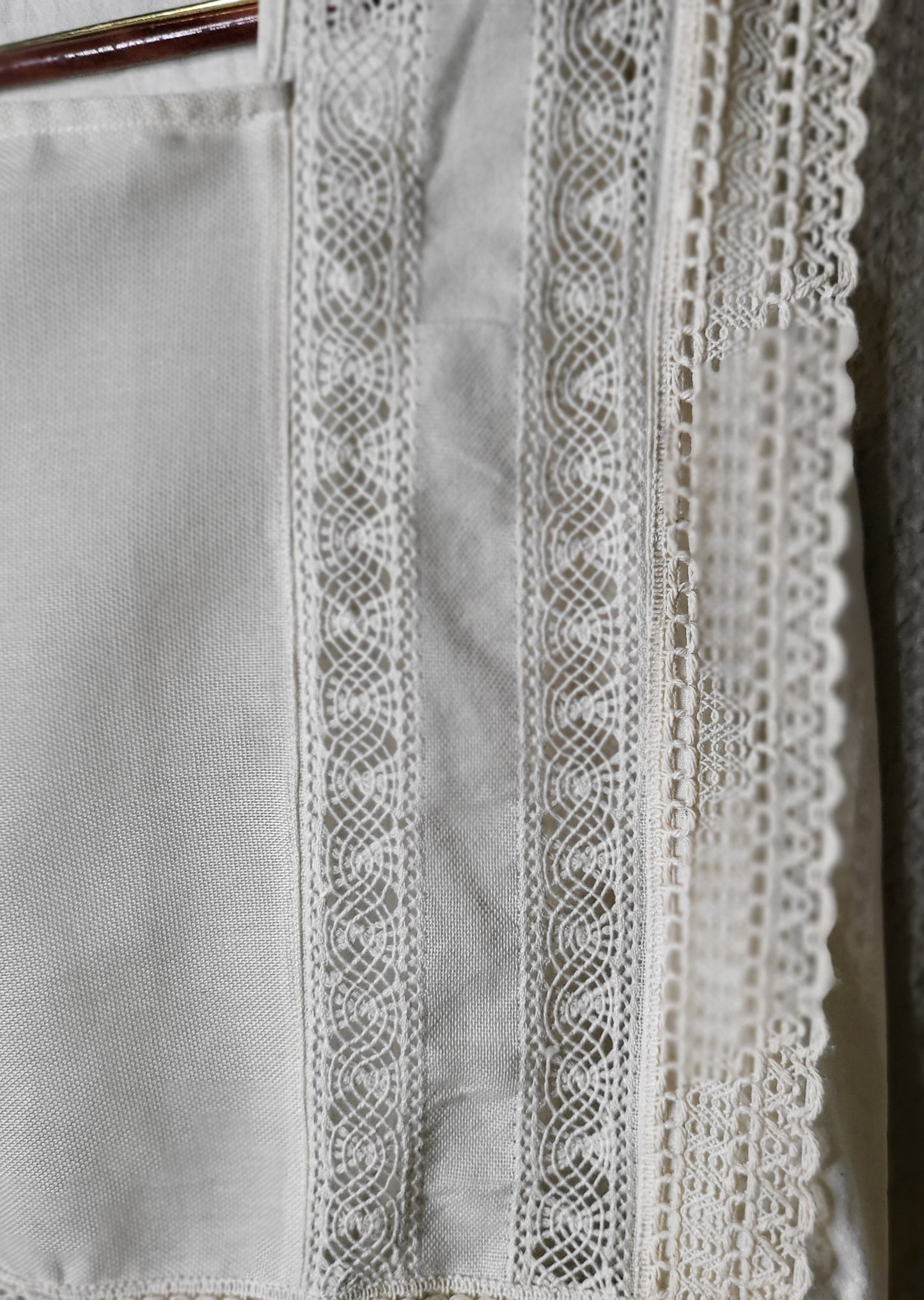 PRE- ORDER Now Fantastica Blouse - Creme